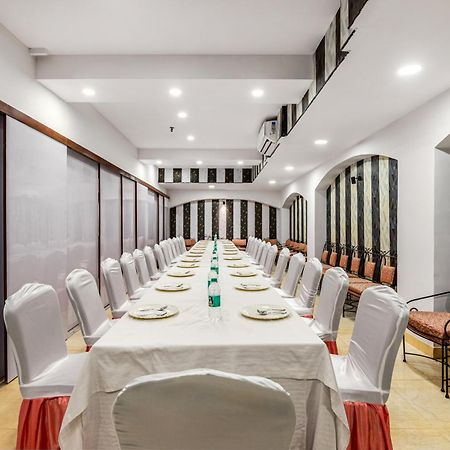 Hotel Nice Palace Delhi Kültér fotó