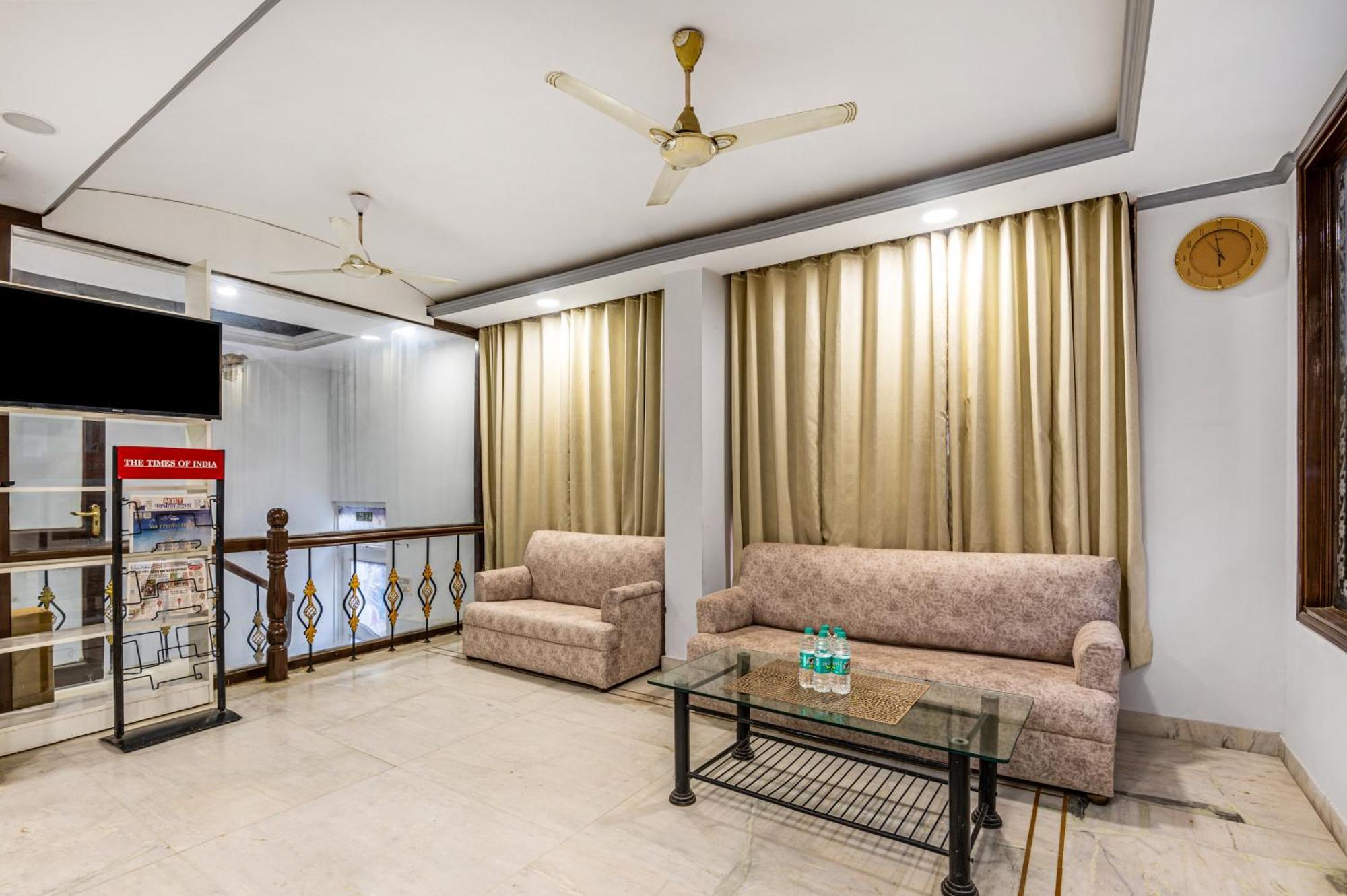 Hotel Nice Palace Delhi Kültér fotó